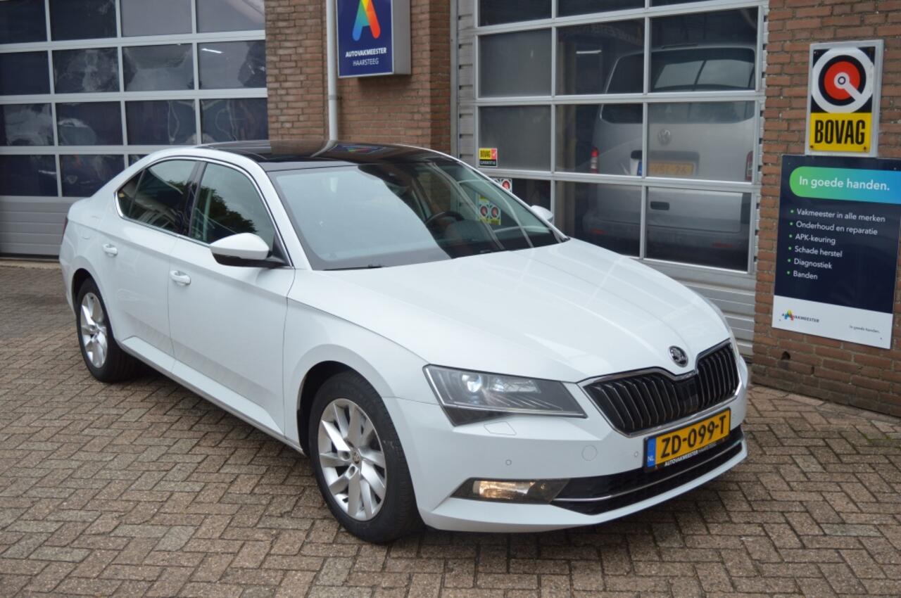 Skoda SUPERB ACT/PANORAMADAK/NAVI/XENON/P 1.5 TSI ACT Amb. Bns