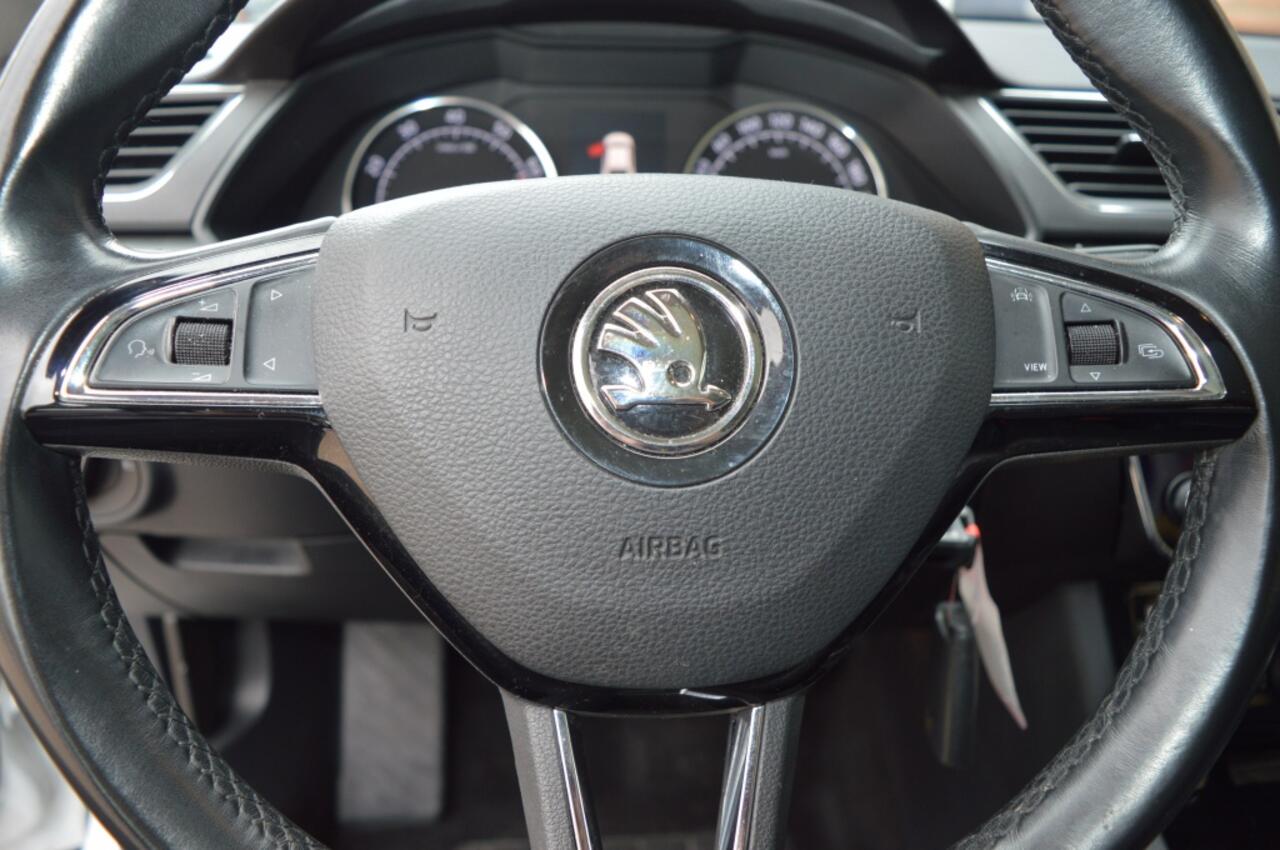 Skoda SUPERB ACT/PANORAMADAK/NAVI/XENON/P 1.5 TSI ACT Amb. Bns