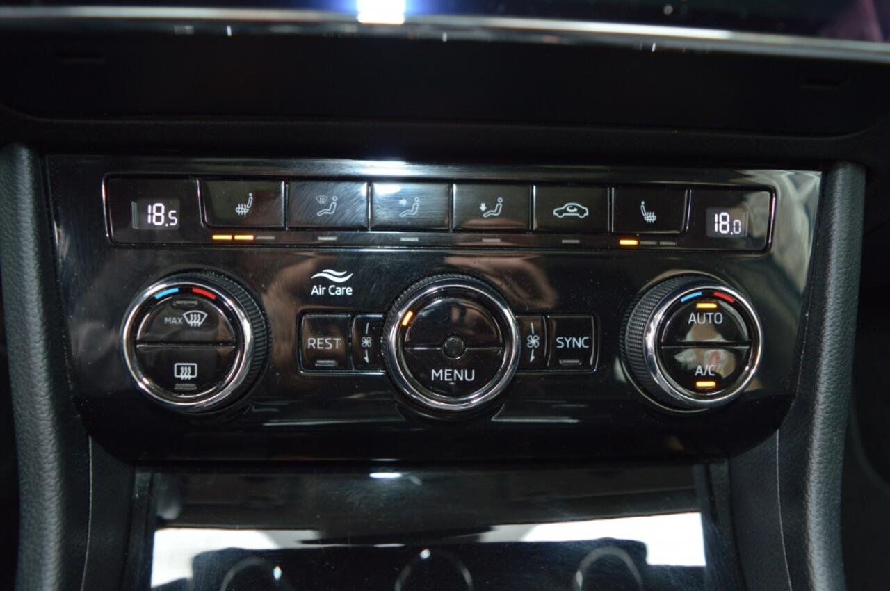 Skoda SUPERB ACT/PANORAMADAK/NAVI/XENON/P 1.5 TSI ACT Amb. Bns