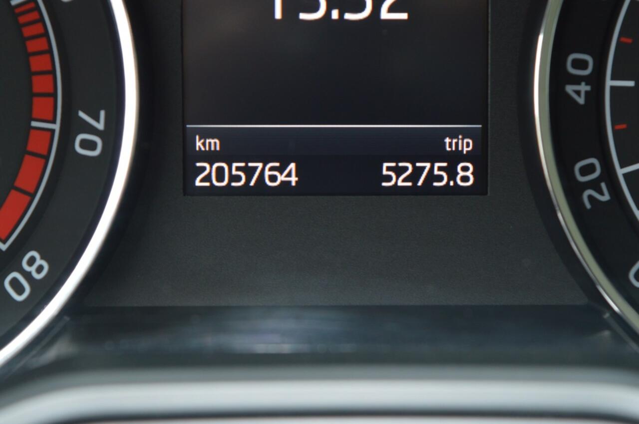 Skoda SUPERB ACT/PANORAMADAK/NAVI/XENON/P 1.5 TSI ACT Amb. Bns