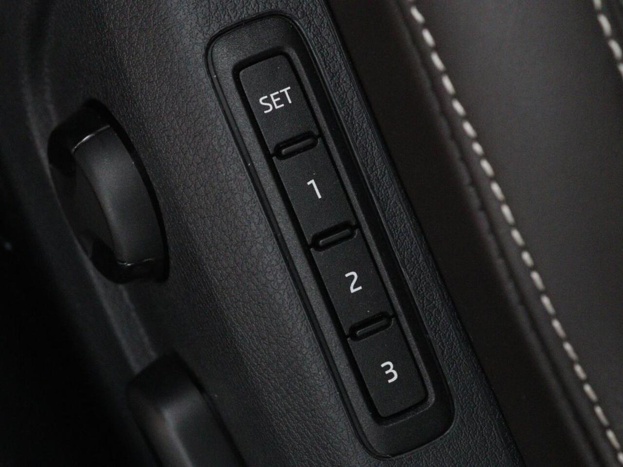 Skoda SUPERB 1.4 TSI iV Laurin & Klement | Leder | Trekhaak | Adaptive cruise | Stoelverwarming | Canton Sound | Navigatie | Memory | Full LED | Keyless | Carplay | PHEV