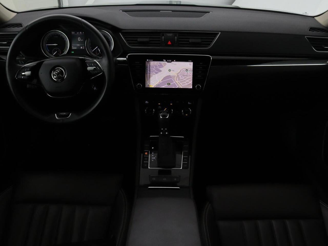 Skoda SUPERB 1.4 TSI iV Laurin & Klement | Leder | Trekhaak | Adaptive cruise | Stoelverwarming | Canton Sound | Navigatie | Memory | Full LED | Keyless | Carplay | PHEV