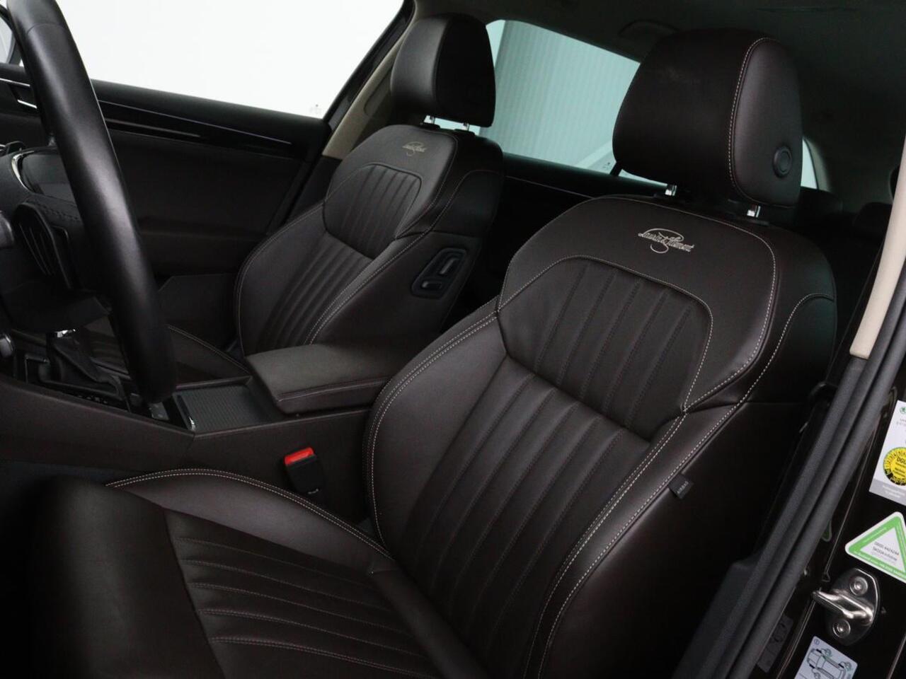 Skoda SUPERB 1.4 TSI iV Laurin & Klement | Leder | Trekhaak | Adaptive cruise | Stoelverwarming | Canton Sound | Navigatie | Memory | Full LED | Keyless | Carplay | PHEV