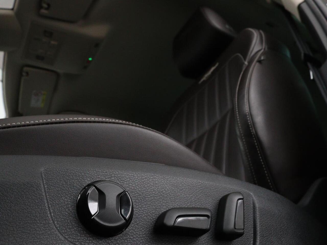 Skoda SUPERB 1.4 TSI iV Laurin & Klement | Leder | Trekhaak | Adaptive cruise | Stoelverwarming | Canton Sound | Navigatie | Memory | Full LED | Keyless | Carplay | PHEV