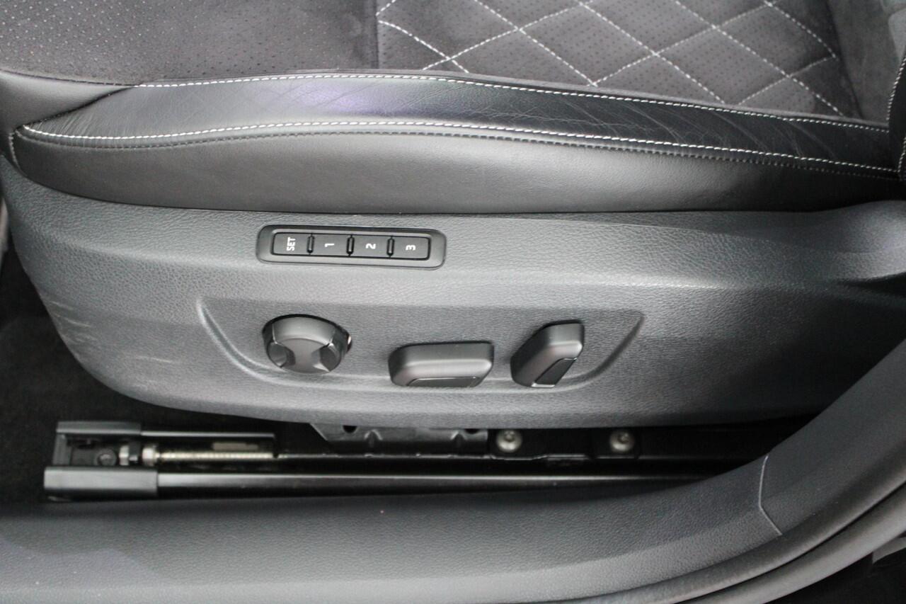 Skoda SUPERB Combi 1.4 TSI 204pk iV PHEV Sportline Business Camera Navigatie Drive Select Memory