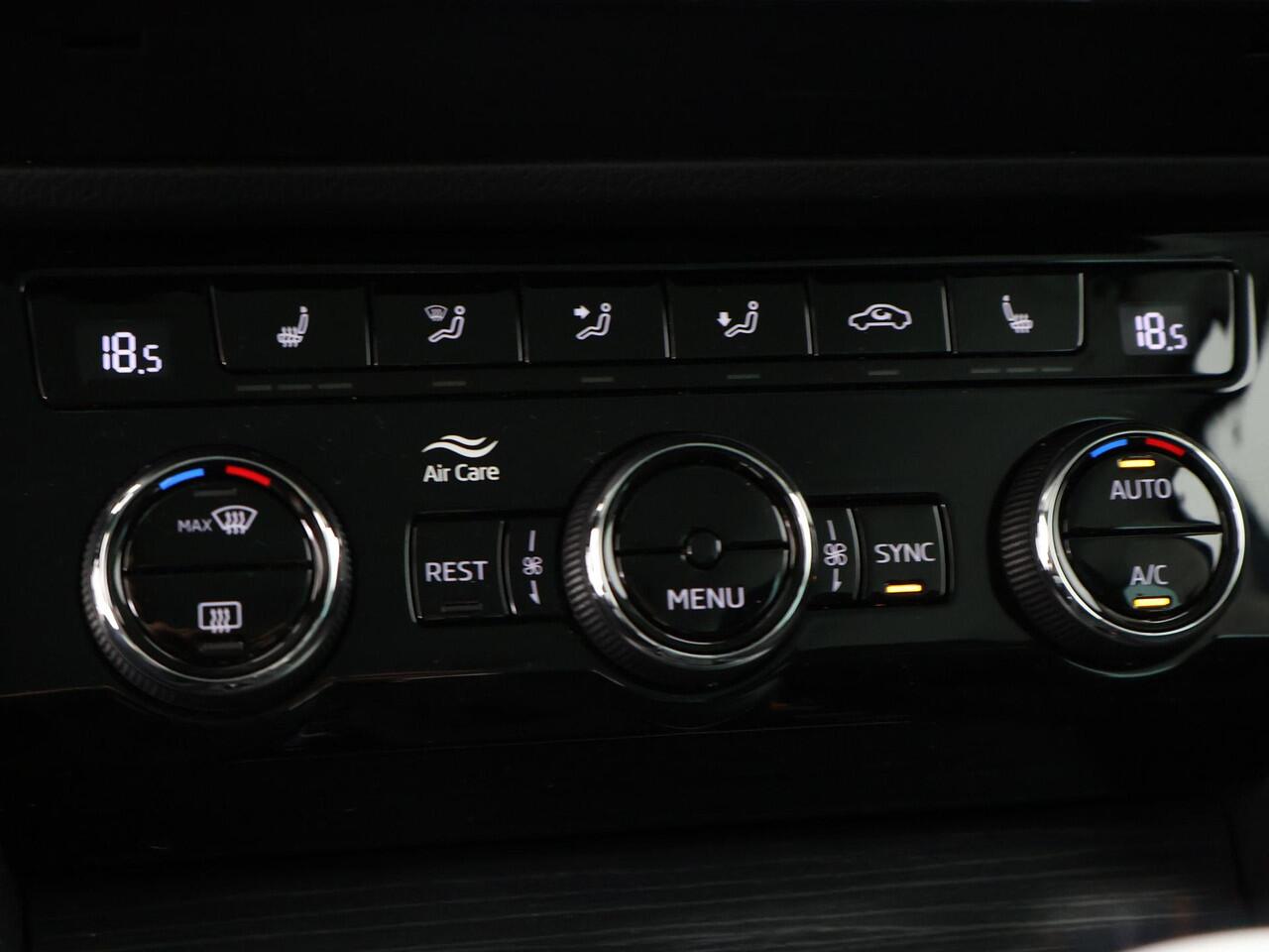 Skoda SUPERB Combi 1.5 TSI ACT Business Edition Automaat | Navigatie | Stoelverwarming | Camera |