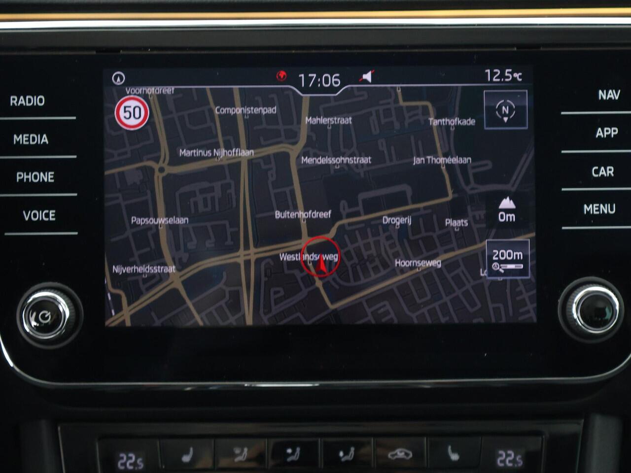 Skoda SUPERB Combi 1.5 TSI ACT Business Edition Automaat | Navigatie | Stoelverwarming | Camera |