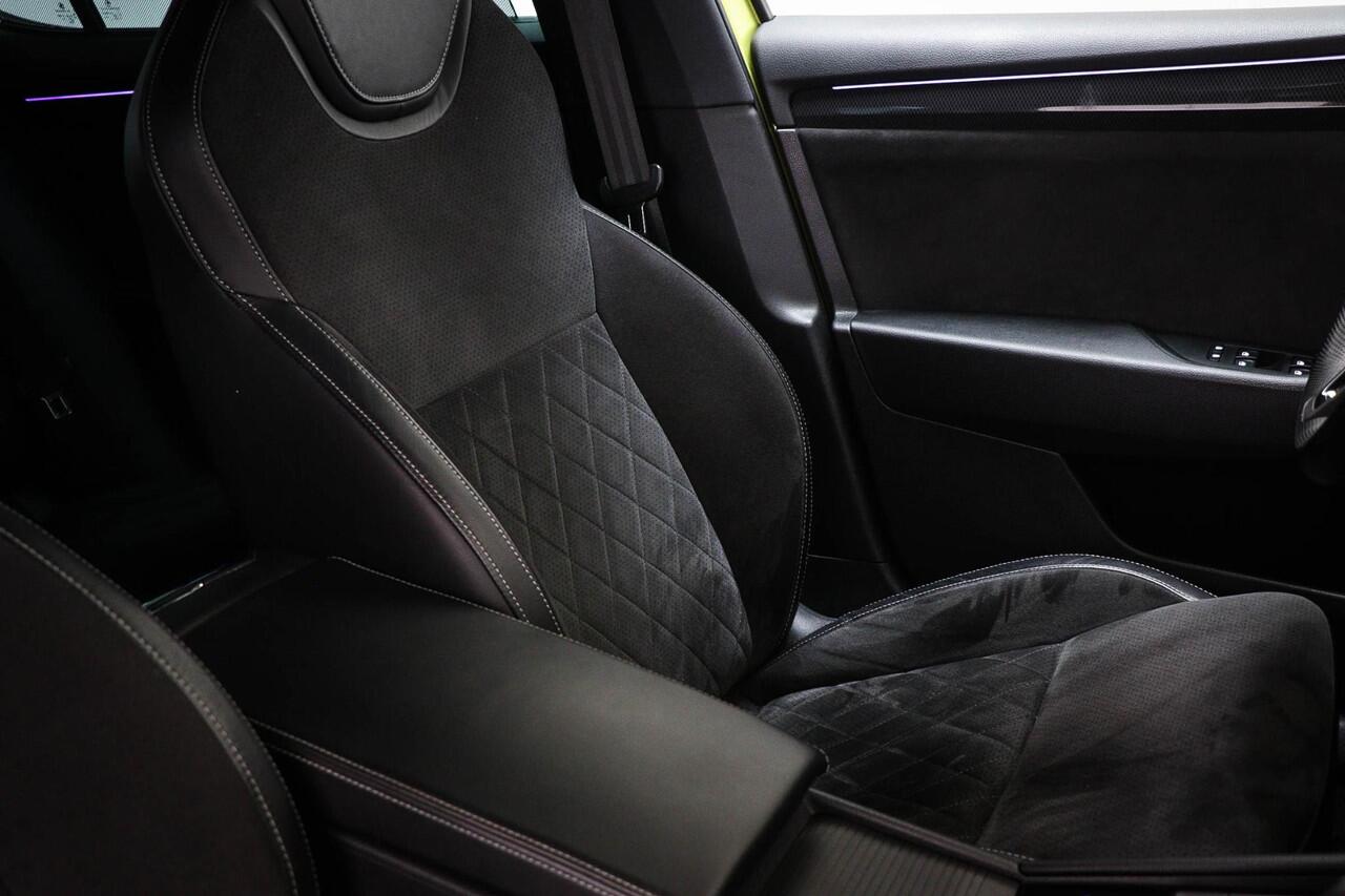 Skoda SUPERB 1.5 TSI ACT Sportline Business | UPGRADE BUSINESS PACK | VOORRUITVERWARMING | CAMERA