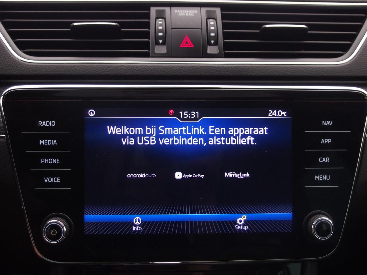 Skoda SUPERB Combi 1.5 TSI ACT Business Edition AUTOMAAT / PANORAMADAK / FULL LED / CAMERA / KEYLESS / ALCANTARA / CARPLAY / CRUISE / NL-AUTO