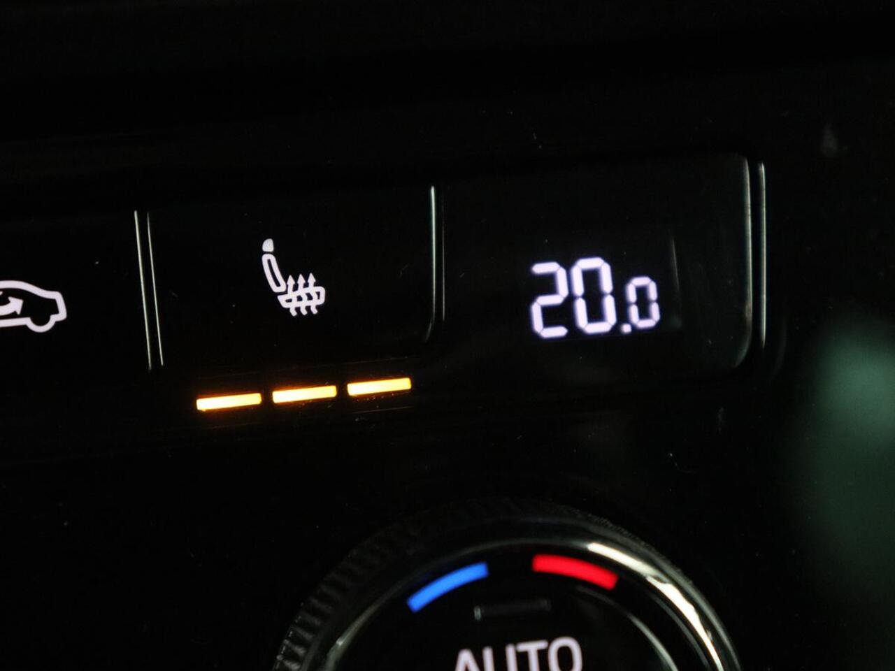 Skoda SUPERB 1.4 TSI iV Business Edition | 1e eigenaar | Stoelverwarming | Camera | Carplay | Full LED | Navigatie | Cruise control | Climate control | PHEV | Plug In