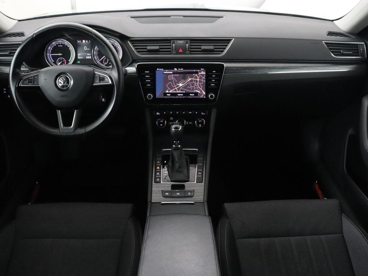 Skoda SUPERB 1.4 TSI iV Business Edition | 1e eigenaar | Stoelverwarming | Camera | Carplay | Full LED | Navigatie | Cruise control | Climate control | PHEV | Plug In