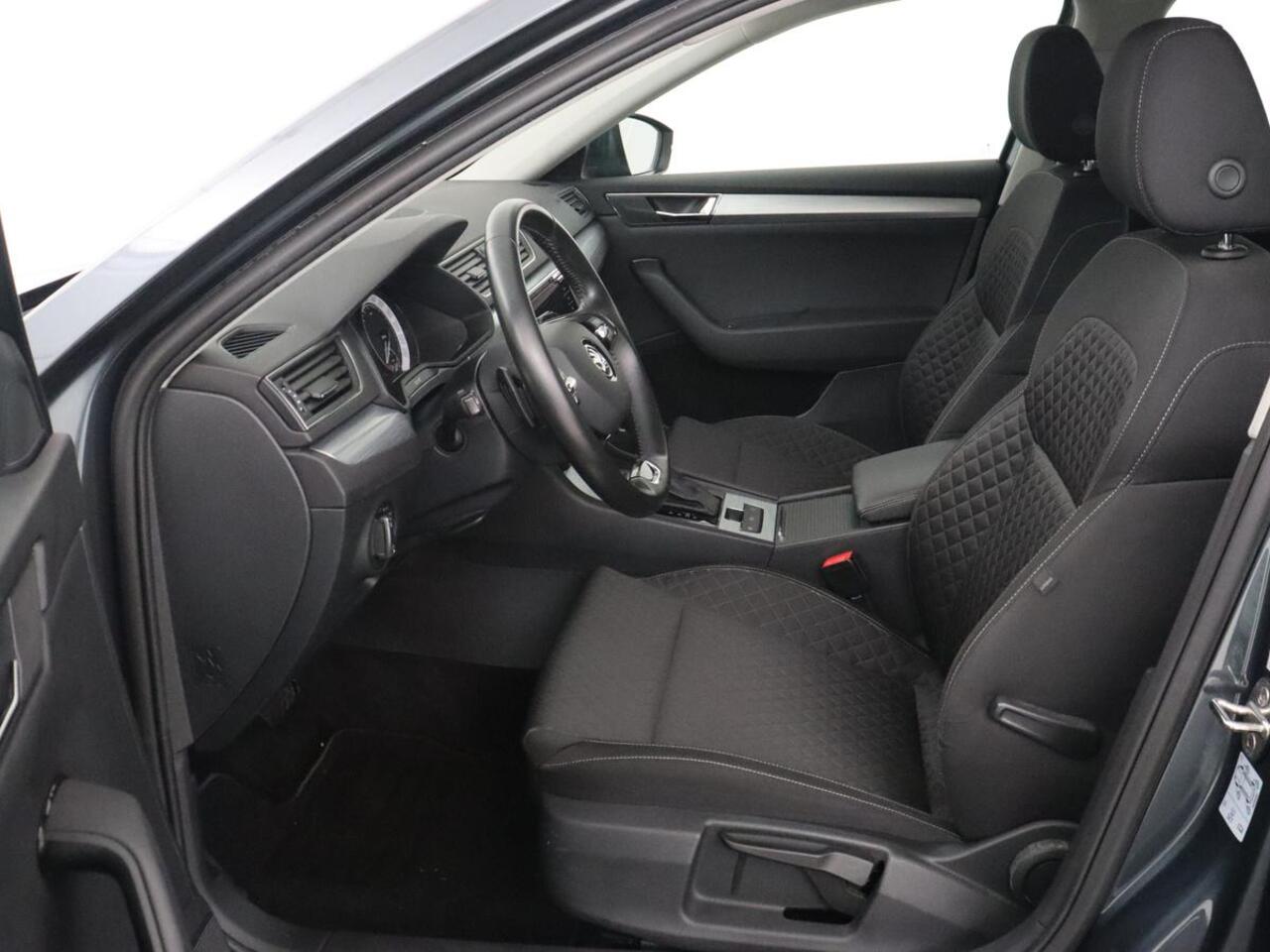 Skoda SUPERB 1.4 TSI iV Business Edition | Trekhaak | Stoel & stuurverwarming | Camera | Carplay | Memory | Navigatie | Full LED | Climate control | Parkeerhulp