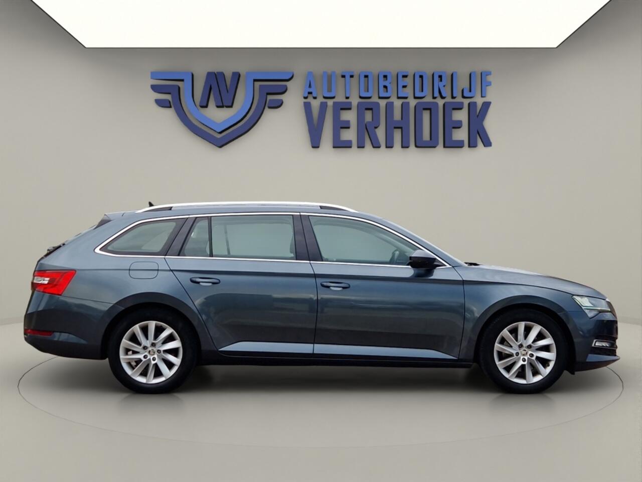 Skoda SUPERB Combi 1.5 TSI Business Edition Trekhaak - Carplay - NL Auto