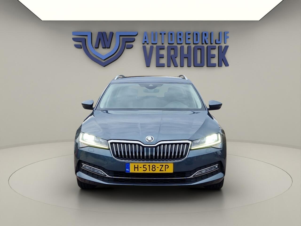 Skoda SUPERB Combi 1.5 TSI Business Edition Trekhaak - Carplay - NL Auto