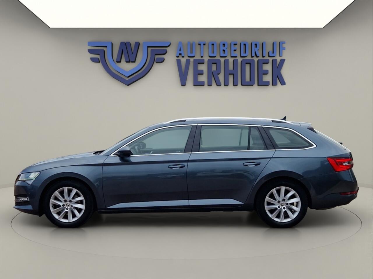 Skoda SUPERB Combi 1.5 TSI Business Edition Trekhaak - Carplay - NL Auto