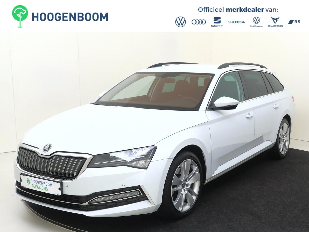 Skoda SUPERB Combi 1.4 TSI iV Business Edition | SoH 90% | Achteruitrijcamera | Stoelverwarming | Adaptieve demping | Navigatie | Virtual cockpit | CarPlay | Cruise control | Verwarmde voorruit |
