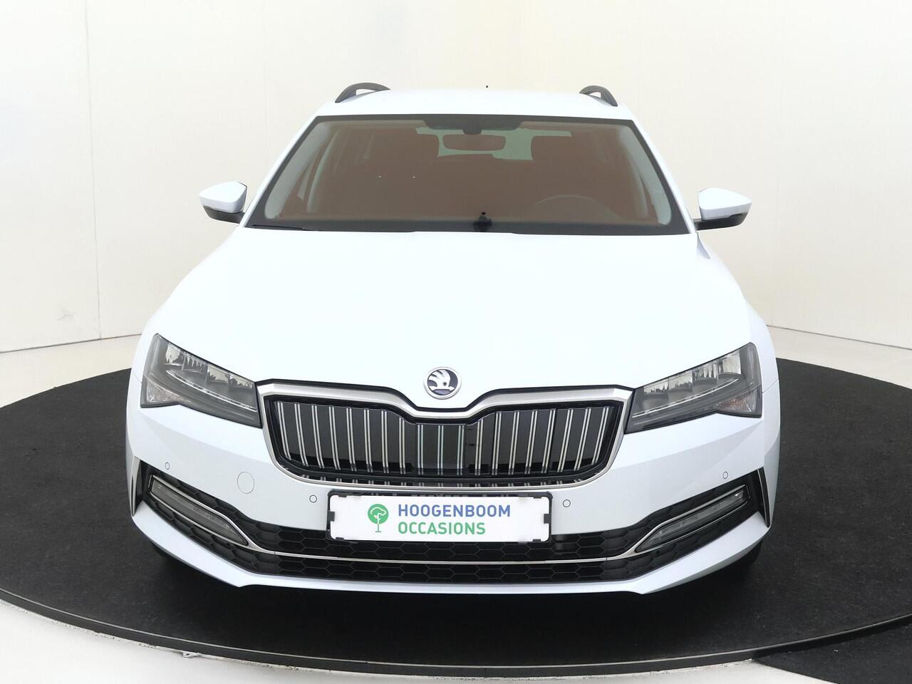 Skoda SUPERB 1.4 TSI iV Business Edition | SoH 95% | Trekhaak | Adaptieve demping | Navigatie | Stoelverwarming | CarPlay | Achteruitrijcamera | Cruise control |