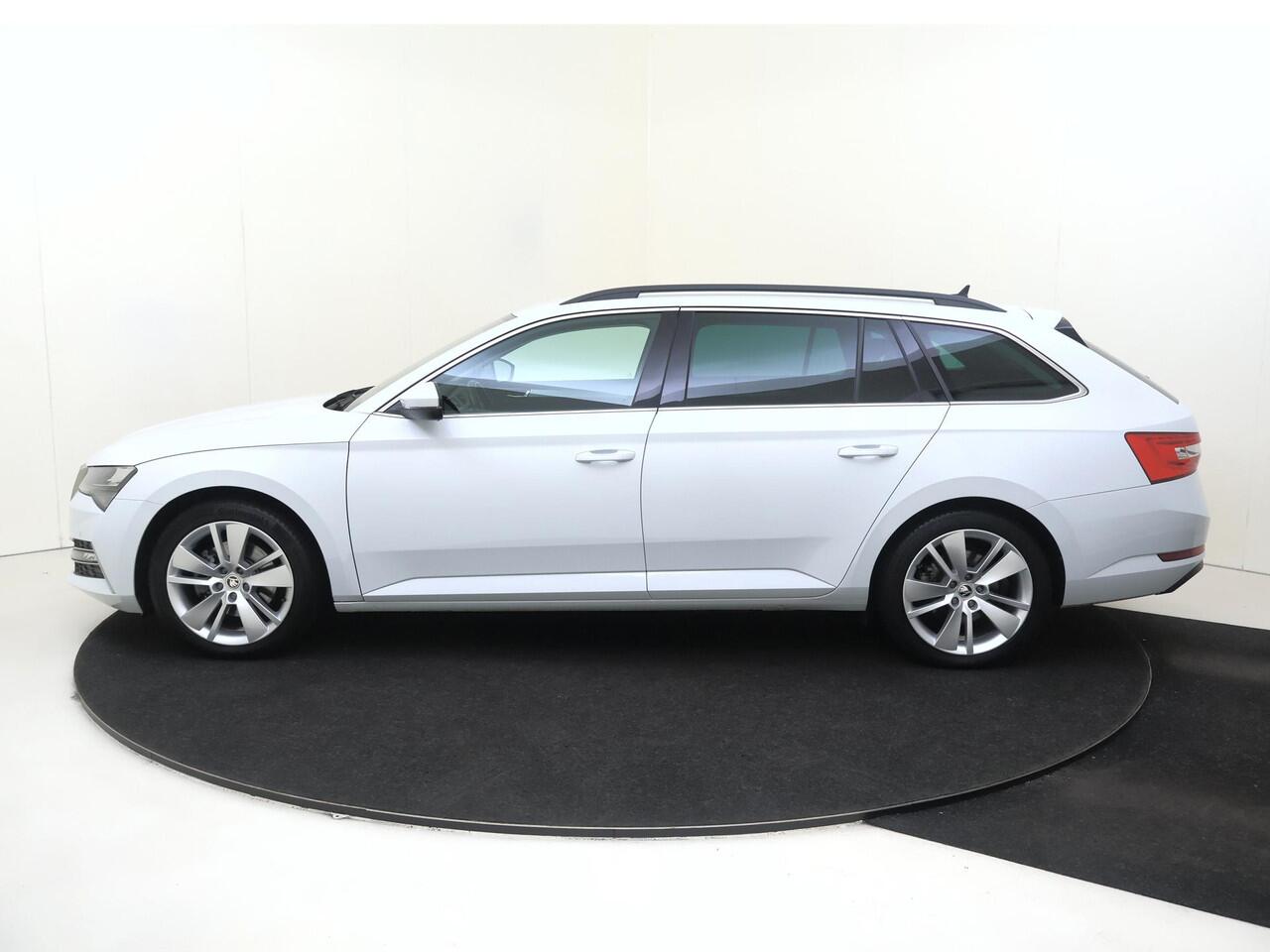 Skoda SUPERB 1.4 TSI iV Business Edition | SoH 95% | Trekhaak | Adaptieve demping | Navigatie | Stoelverwarming | CarPlay | Achteruitrijcamera | Cruise control |