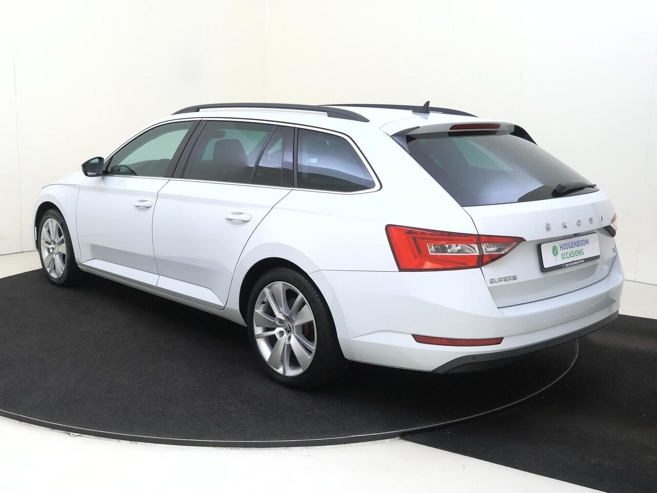 Skoda SUPERB 1.4 TSI iV Business Edition | SoH 95% | Trekhaak | Adaptieve demping | Navigatie | Stoelverwarming | CarPlay | Achteruitrijcamera | Cruise control |