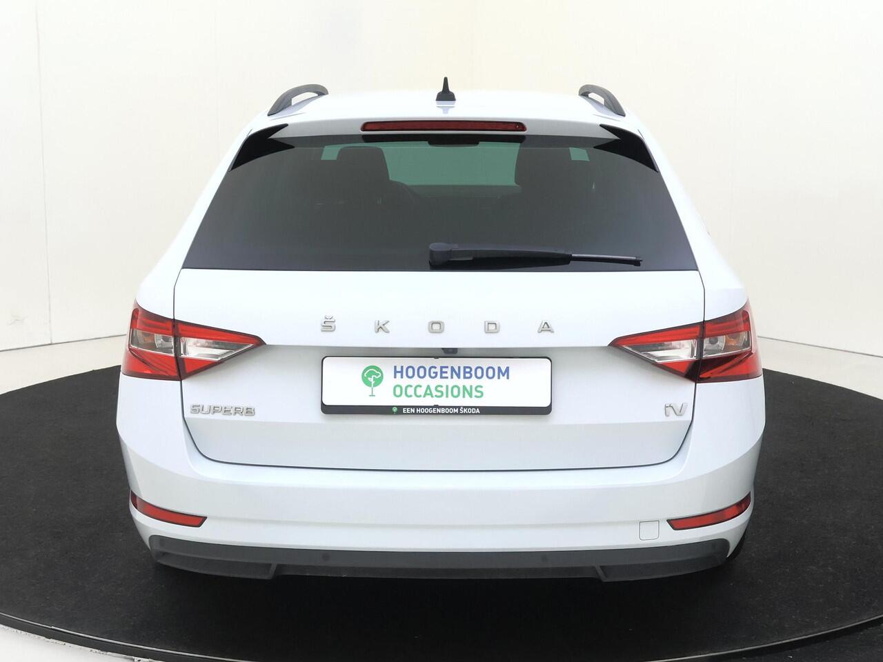 Skoda SUPERB 1.4 TSI iV Business Edition | SoH 95% | Trekhaak | Adaptieve demping | Navigatie | Stoelverwarming | CarPlay | Achteruitrijcamera | Cruise control |