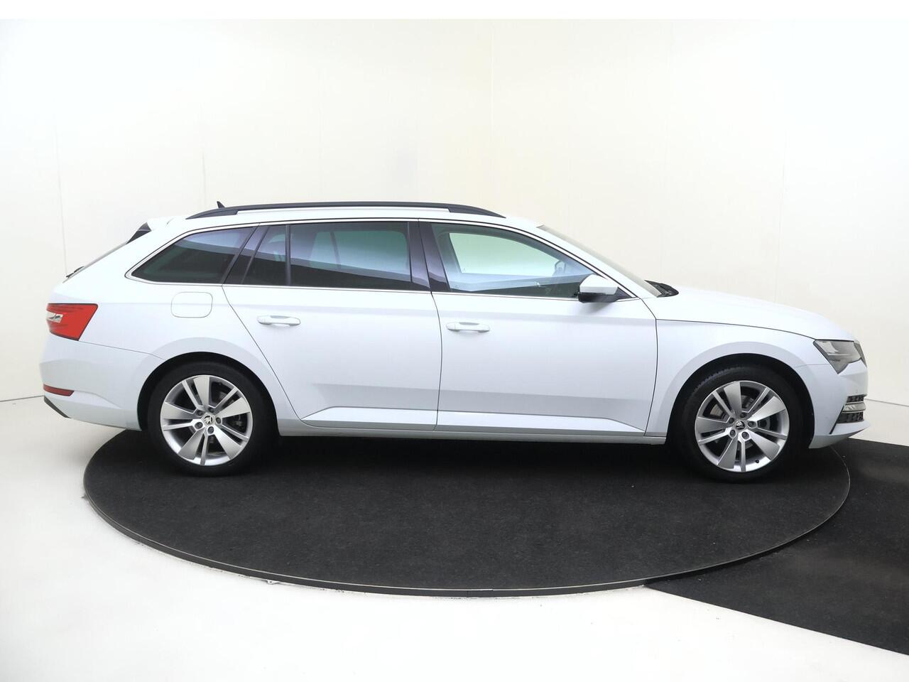 Skoda SUPERB 1.4 TSI iV Business Edition | SoH 95% | Trekhaak | Adaptieve demping | Navigatie | Stoelverwarming | CarPlay | Achteruitrijcamera | Cruise control |