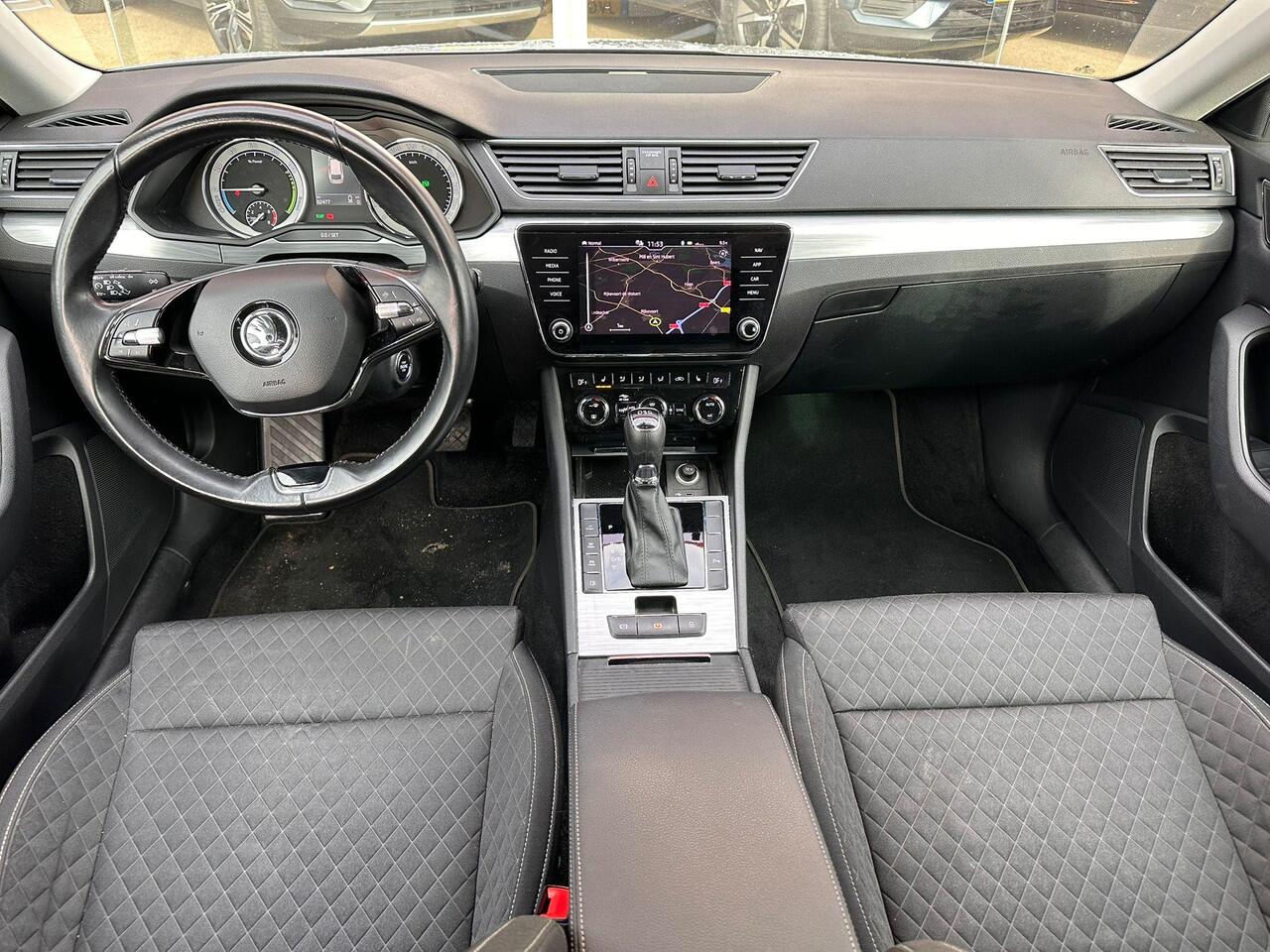 Skoda SUPERB Combi 1.4 TSI iV Business Edition Plus | Memory Seat | Cruise Cpmtrol | Climate | Camera | R u i m t e ! |