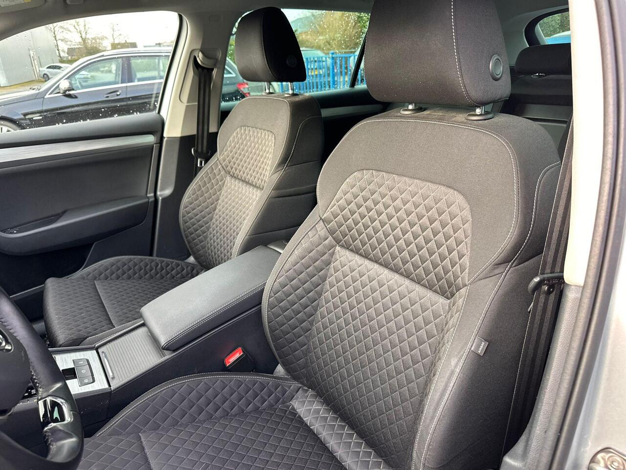 Skoda SUPERB Combi 1.4 TSI iV Business Edition Plus | Memory Seat | Cruise Cpmtrol | Climate | Camera | R u i m t e ! |