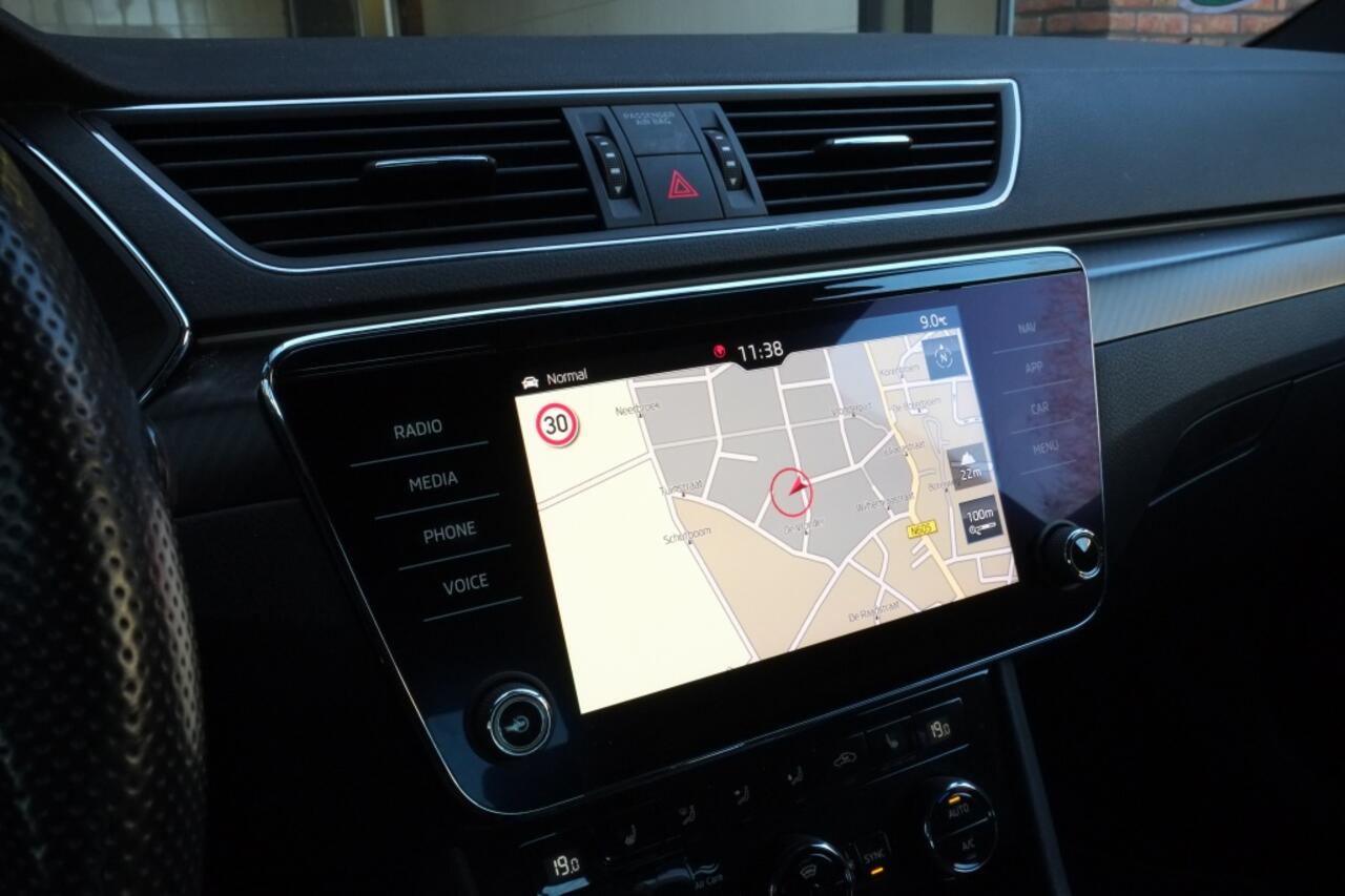 Skoda SUPERB 1.5 TSI 150pk Automaat, Sportline, Trekhaak