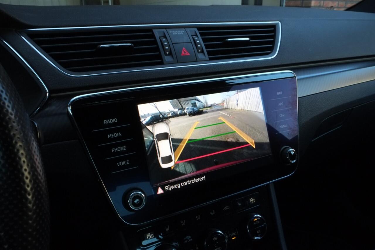 Skoda SUPERB 1.5 TSI 150pk Automaat, Sportline, Trekhaak