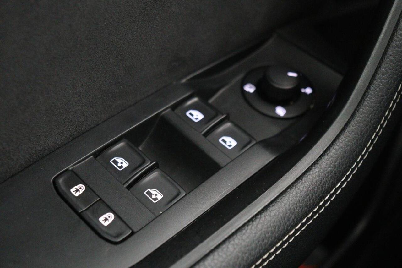 Skoda SUPERB 1.4 TSI iV Sportline | Trekhaak | Stoelverwarming | Matrix LED | Virtual Cockpit | Camera | Alcantara | Canton sound | Memory | Carplay | Navigatie | PHEV