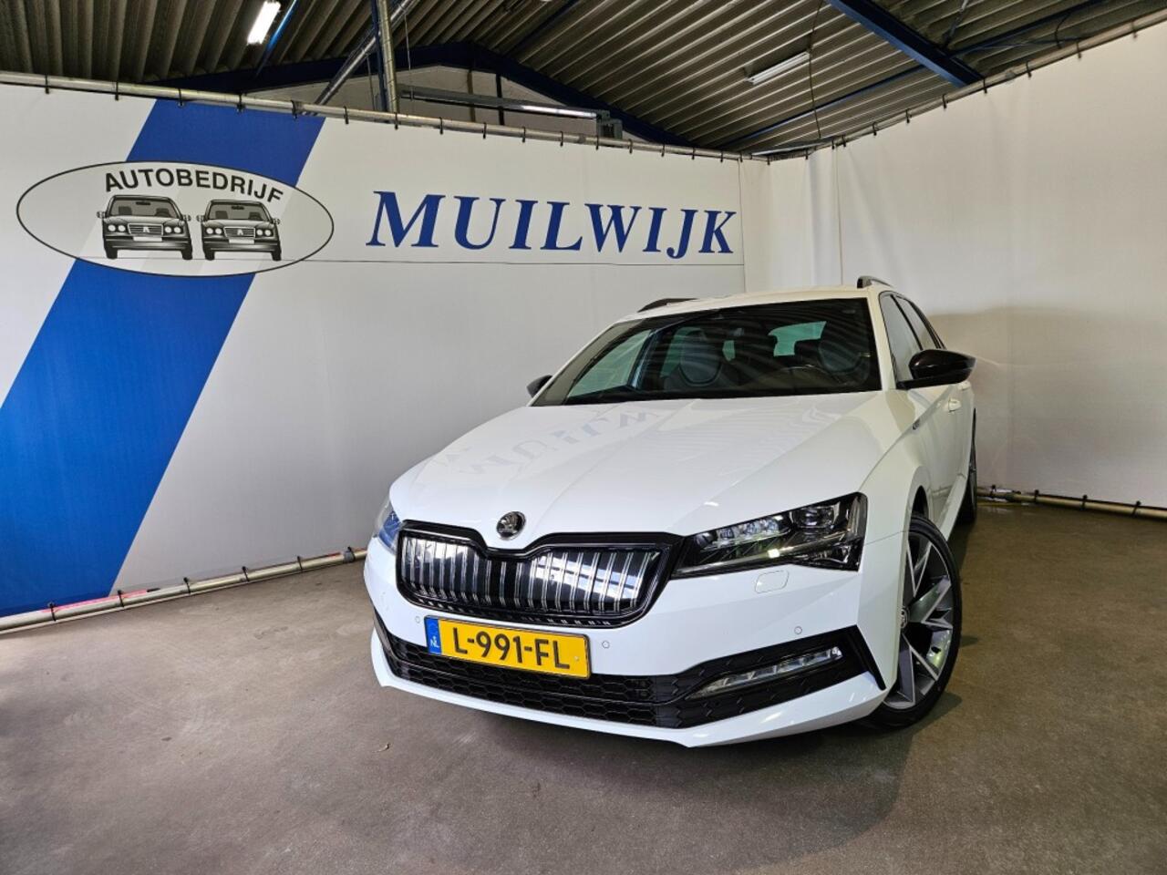 Skoda SUPERB Combi 1.4 TSI iV Sportline Business / Trekhaak / NL Auto