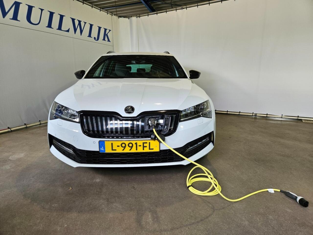 Skoda SUPERB Combi 1.4 TSI iV Sportline Business / Trekhaak / NL Auto