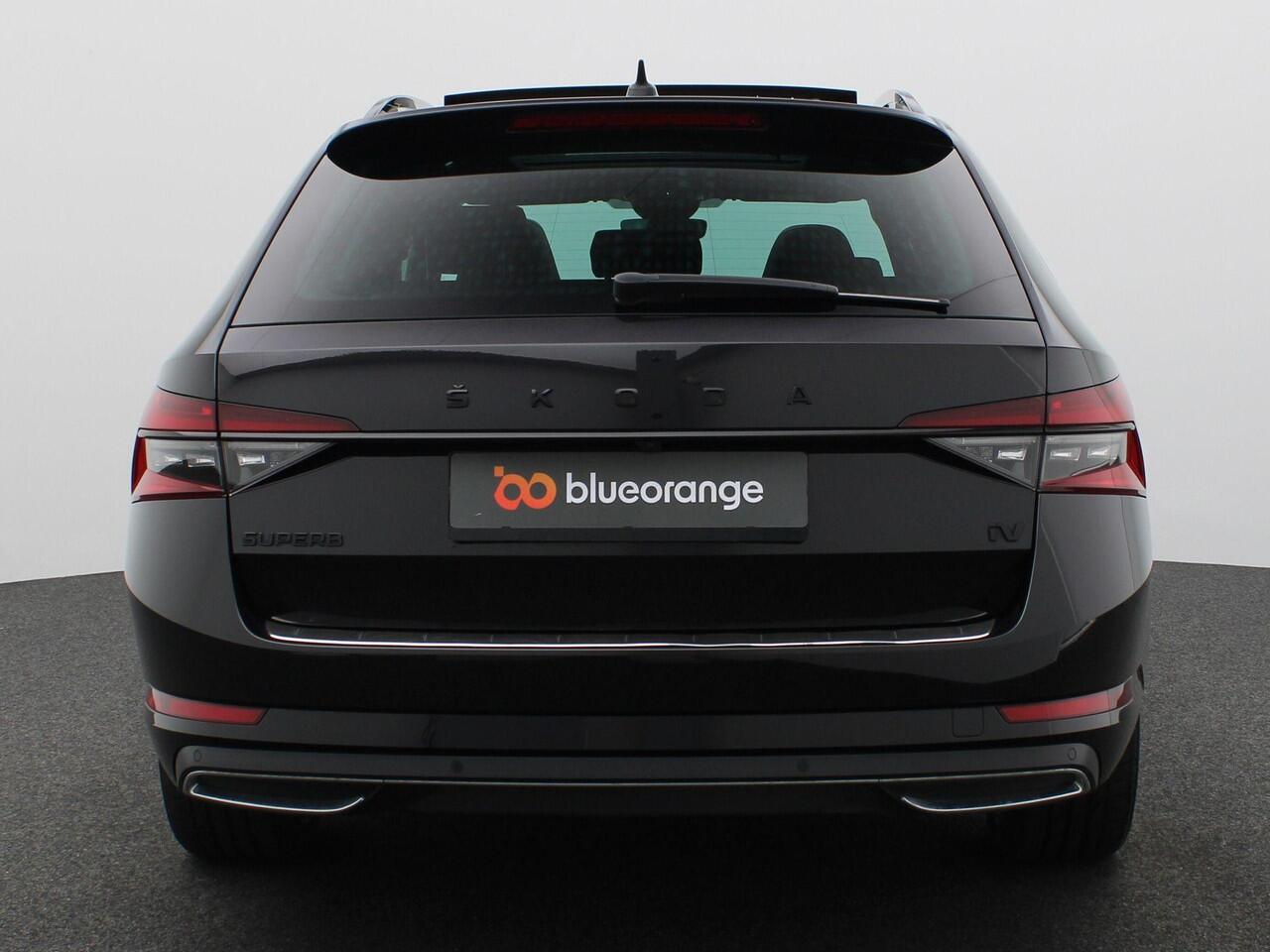 Skoda SUPERB Combi 1.4 TSI iV Sportline Business 218PK DSG Pano-Schuifdak, Elektrische achterklep, Memorystoel, Stoel-Stuurverwarming, Keyless, Achteruitrijcamera, 19" LM Velgen