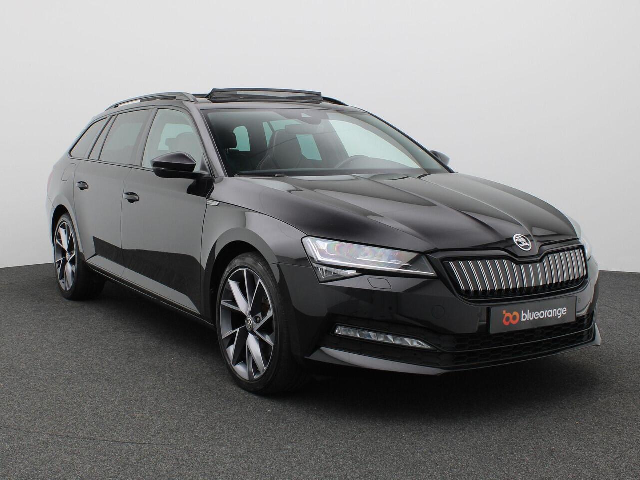 Skoda SUPERB Combi 1.4 TSI iV Sportline Business 218PK DSG Pano-Schuifdak, Elektrische achterklep, Memorystoel, Stoel-Stuurverwarming, Keyless, Achteruitrijcamera, 19" LM Velgen