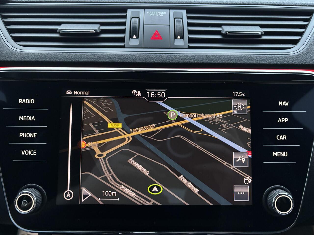 Skoda SUPERB Combi 1.4 TSI iV Sportline Business | Elektrisch glazen panorama-dak | Trekhaak geremd 1600kg |