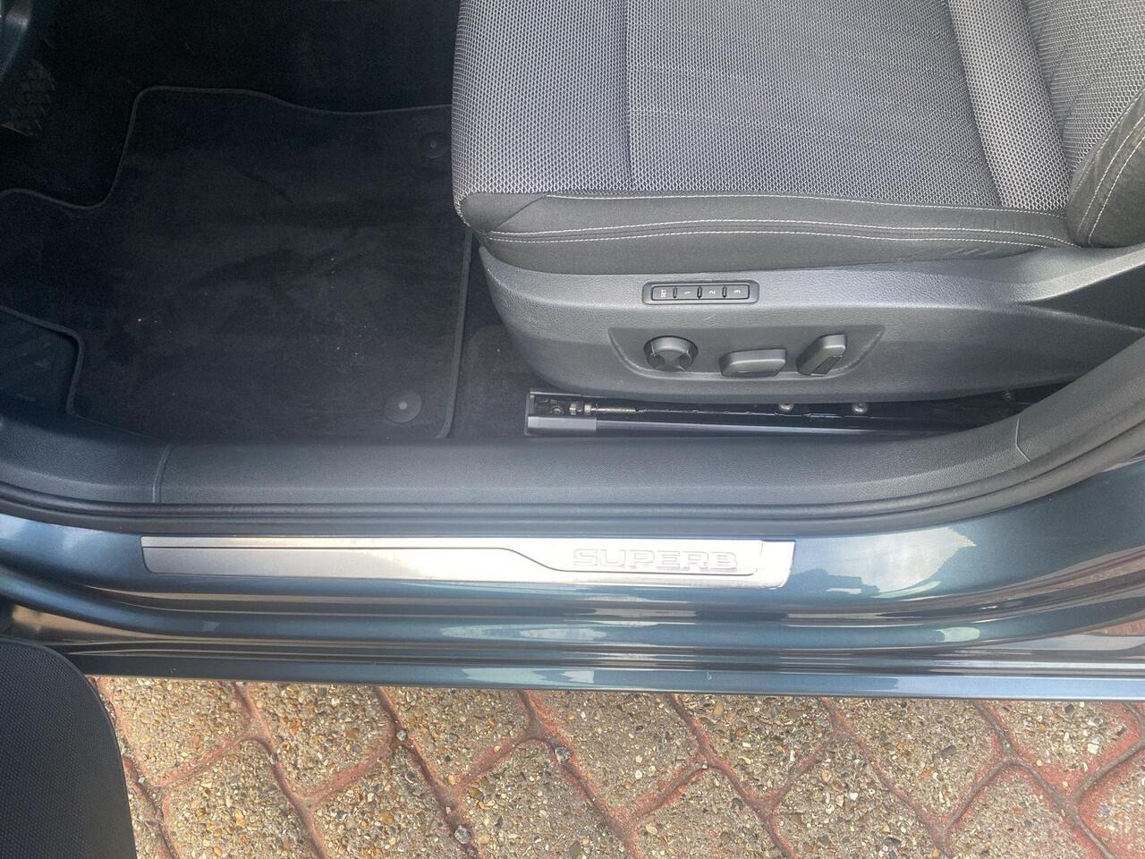 Skoda SUPERB Combi 1.4 TSI iV Business Edition Plus | 218Pk | Trekhaak | ACC | DCC | Elek. klep |