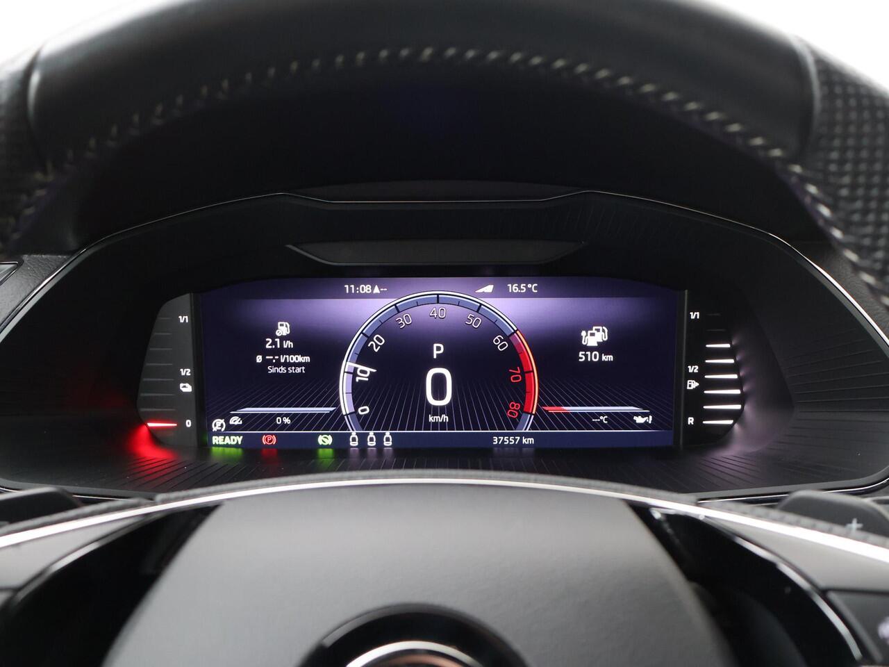 Skoda SUPERB Combi 1.4 TSI iV Sportline Business | 218 PK | SoH 91%| Stoelverwarming | Matrix LED koplampen | Virtual pedal achterklep | 19" LM velgen |