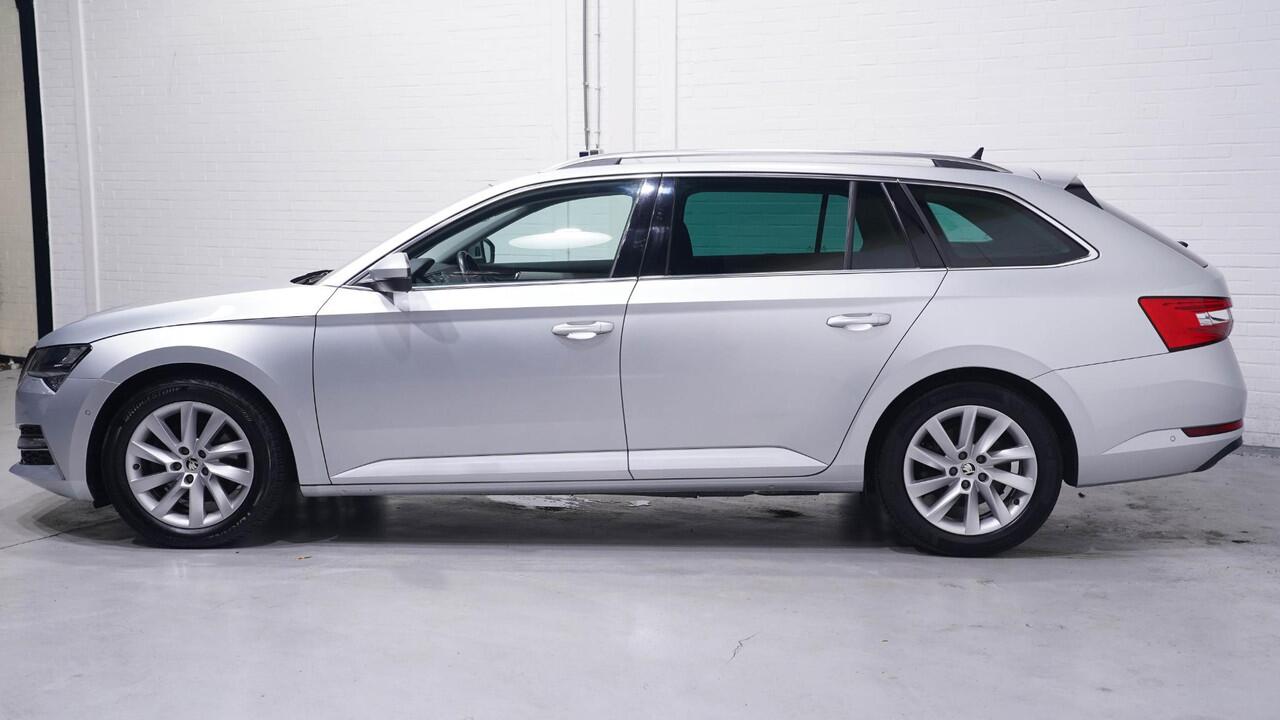 Skoda SUPERB Combi 1.4 TSI iV Style Navi Leder/alcantara Camera Stoel- en voorruitverwarming Apple Carplay Clima