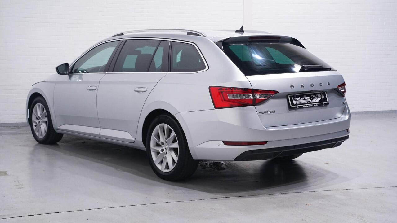 Skoda SUPERB Combi 1.4 TSI iV Style Navi Leder/alcantara Camera Stoel- en voorruitverwarming Apple Carplay Clima