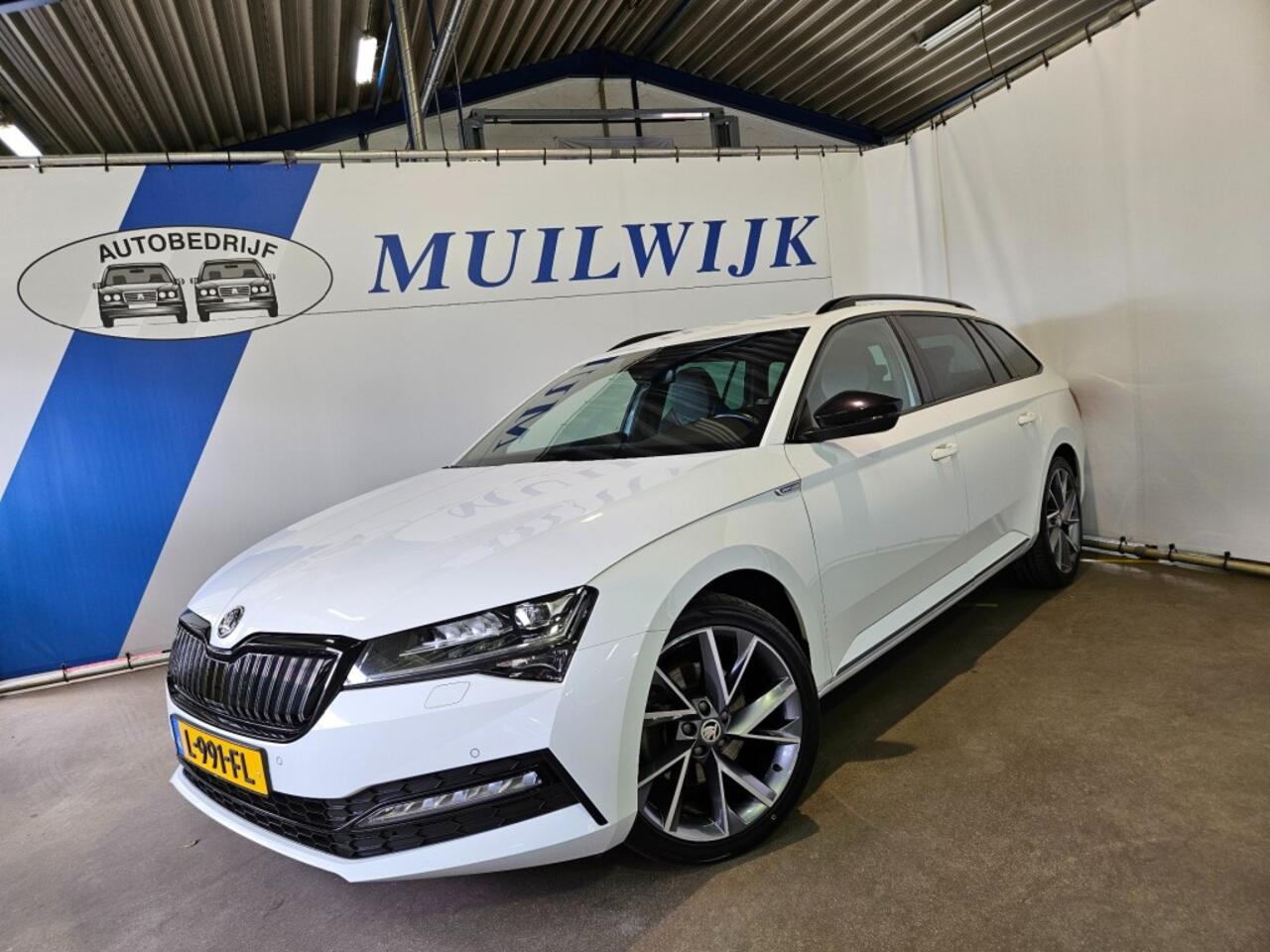Skoda SUPERB Combi 1.4 TSI iV Sportline Business / Trekhaak / NL Auto
