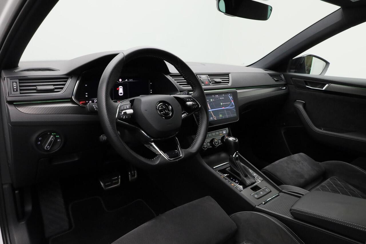 Skoda SUPERB Combi 1.4 TSI 218 pk DSG iV Sportline Business | Panoramadak | Trekhaak | Canton sound | 360 camera | Matrix LED | Adaptief onderstel | Keyless | 19 inch