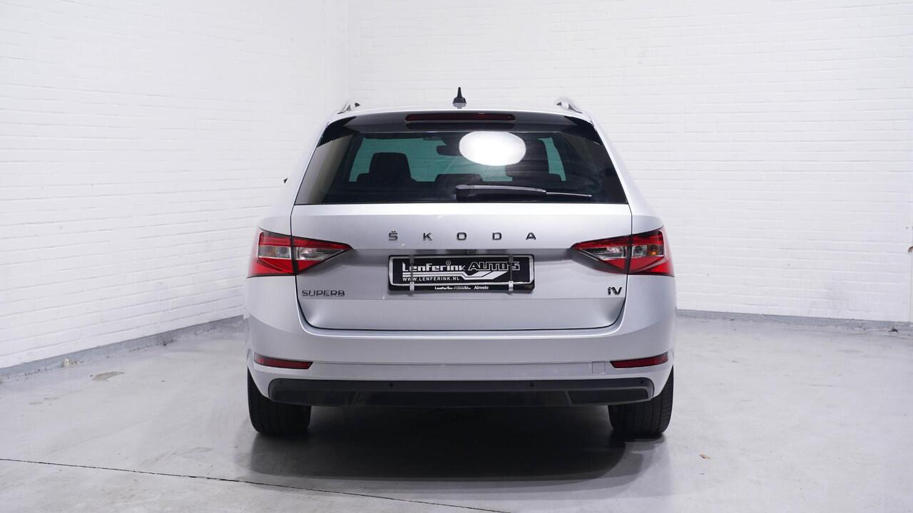 Skoda SUPERB Combi 1.4 TSI iV Style Navi Leder/alcantara Camera Stoel- en voorruitverwarming Apple Carplay Clima