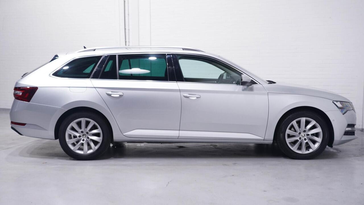 Skoda SUPERB Combi 1.4 TSI iV Style Navi Leder/alcantara Camera Stoel- en voorruitverwarming Apple Carplay Clima