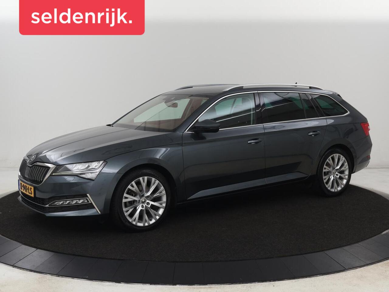 Skoda SUPERB 1.4 TSI iV Business Edition | Leder/Alcantara | Stoelverwarming | Canton Sound | Memory | Virtual Cockpit | Carplay | Camera | Navigatie | Cruise control | PHEV | Plug In