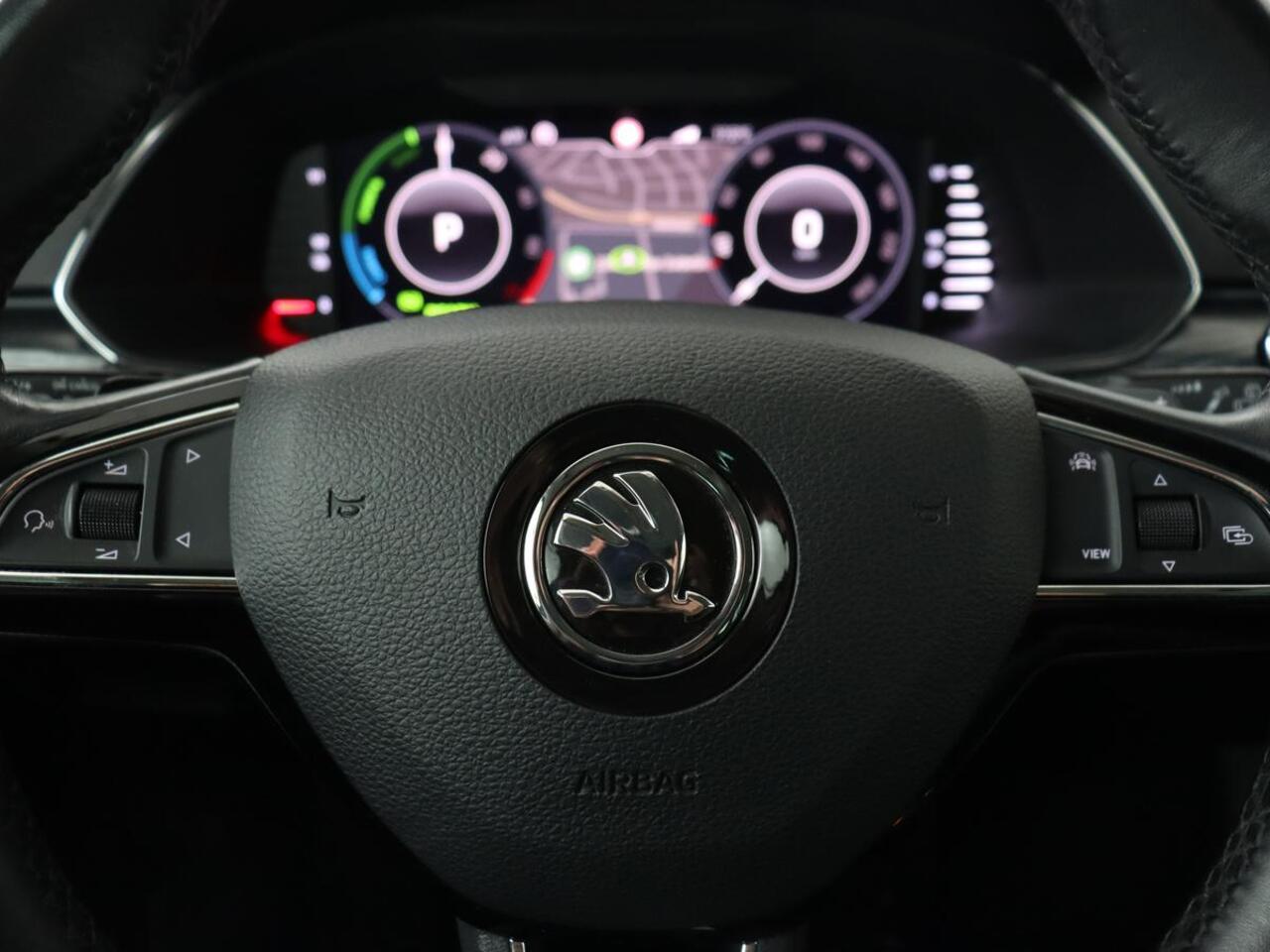 Skoda SUPERB 1.4 TSI iV Business Edition | Leder/Alcantara | Stoelverwarming | Canton Sound | Memory | Virtual Cockpit | Carplay | Camera | Navigatie | Cruise control | PHEV | Plug In