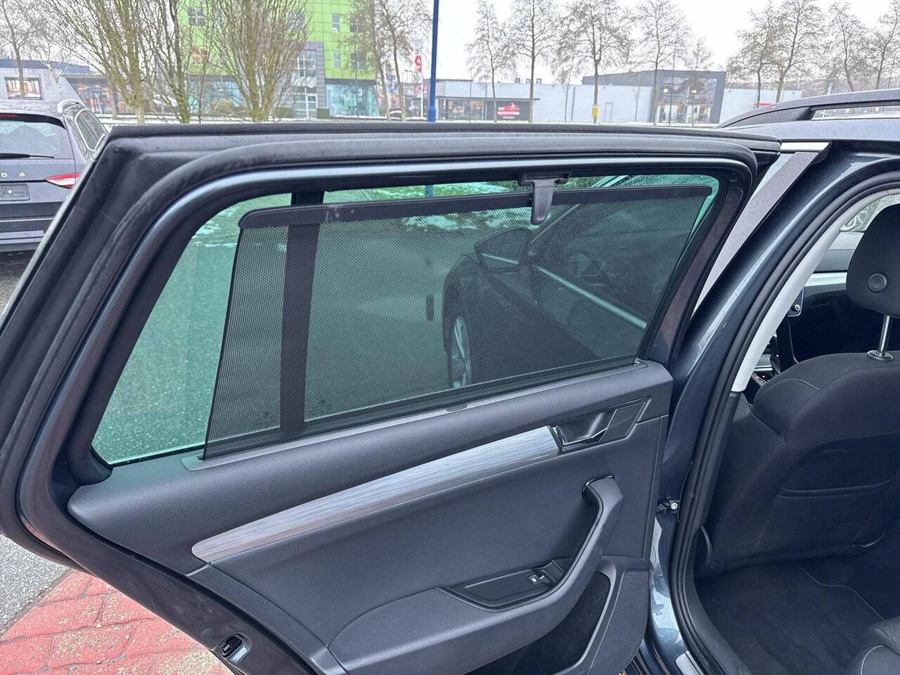 Skoda SUPERB Combi 1.4 TSI iV Business Edition | PHEV | 218 pk | Stoelverwarming | PDC | Privacy glas | DCC | SOH 92% |