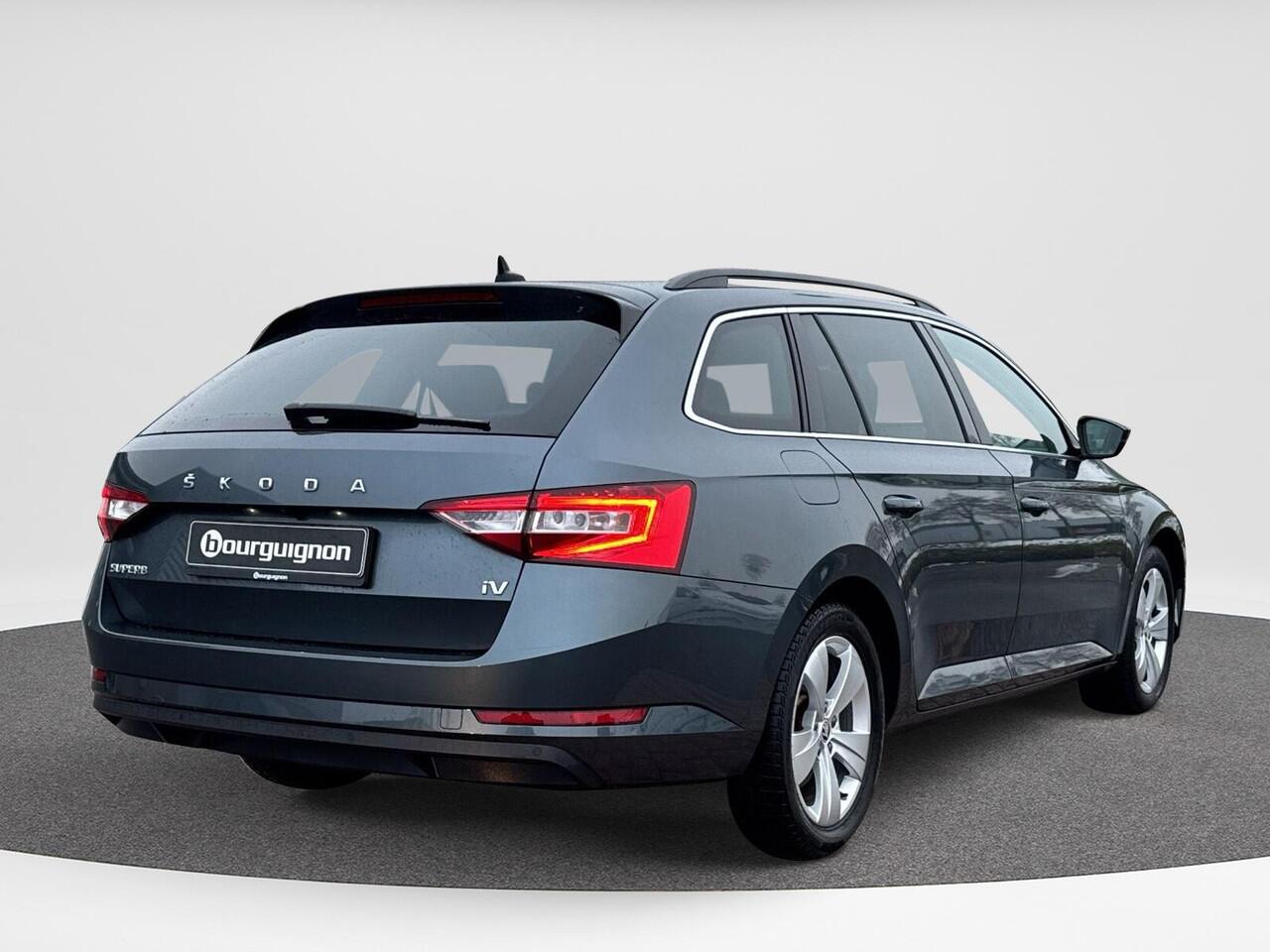 Skoda SUPERB Combi 1.4 TSI iV Business Edition | PHEV | 218 pk | Stoelverwarming | PDC | Privacy glas | DCC | SOH 92% |