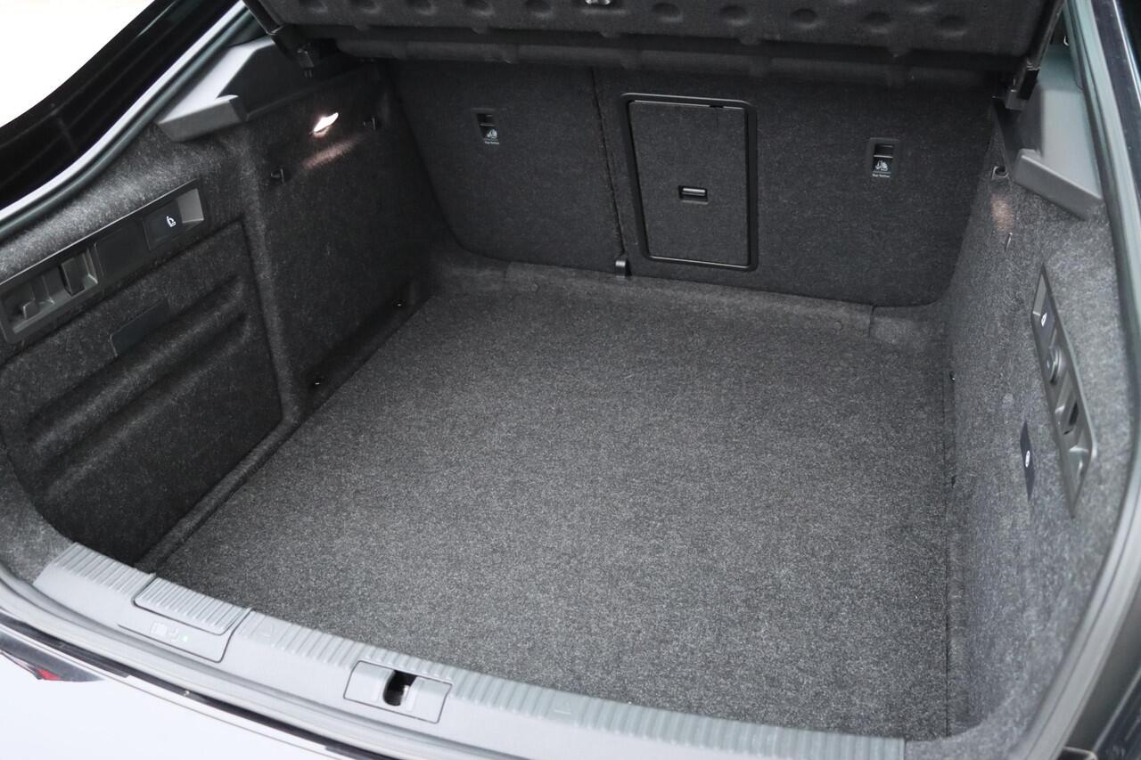 Skoda SUPERB 2.0 TSI 4x4 Sportline Business 280pk DSG7 | Trekhaak | Memory | Voor+achter stoelverwarming | Canton | Carplay