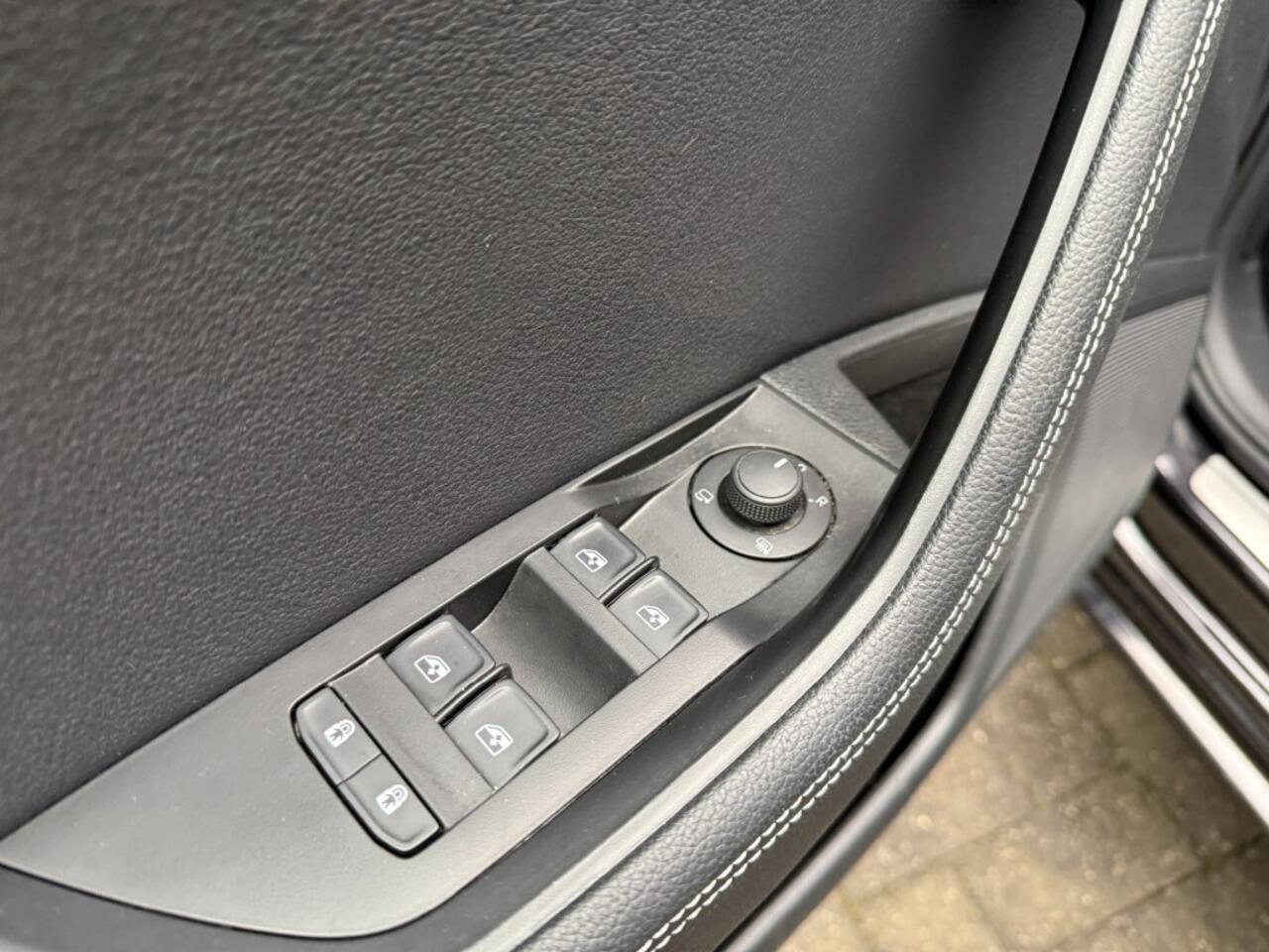 Skoda SUPERB Combi 1.4 TSI IV Clever+,Full LED,Trekhk Elekt,Cam360,Digi Dash,Stoel/stuurverw,Lane Ass.,