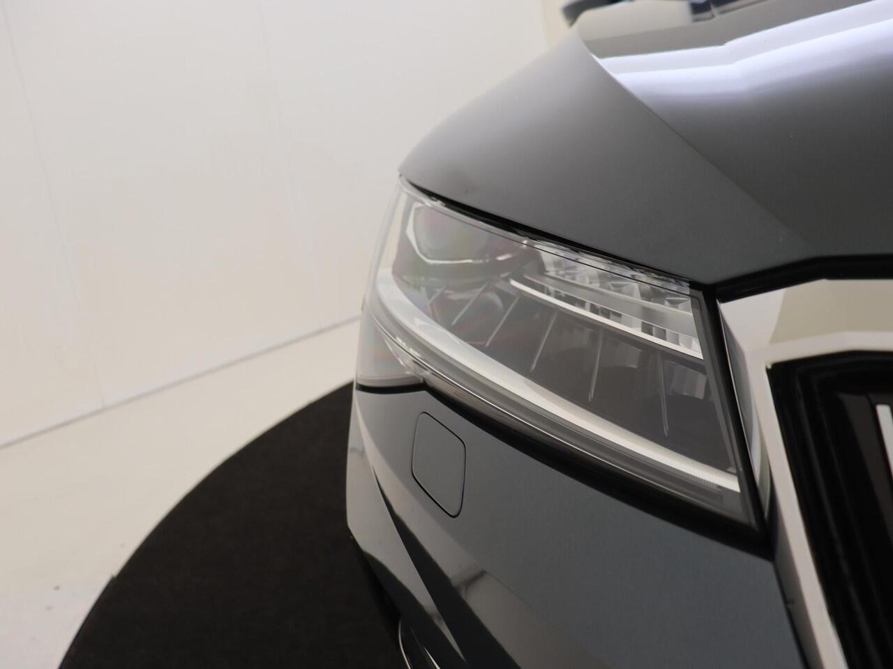 Skoda SUPERB Combi 1.4 TSI iV Business Edition | SoH 88% | Trekhaak | Adaptieve demping | Stoelverwarming | Navigatie | Cruise control | CarPlay | Elektrisch inklapbare buitenspiegels |